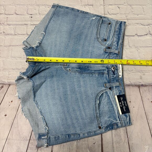 NWT Abercrombie & Fitch Women High Rise Mom Jean Shorts Size 32/14 Denim C056 10 - Picture 5 of 16